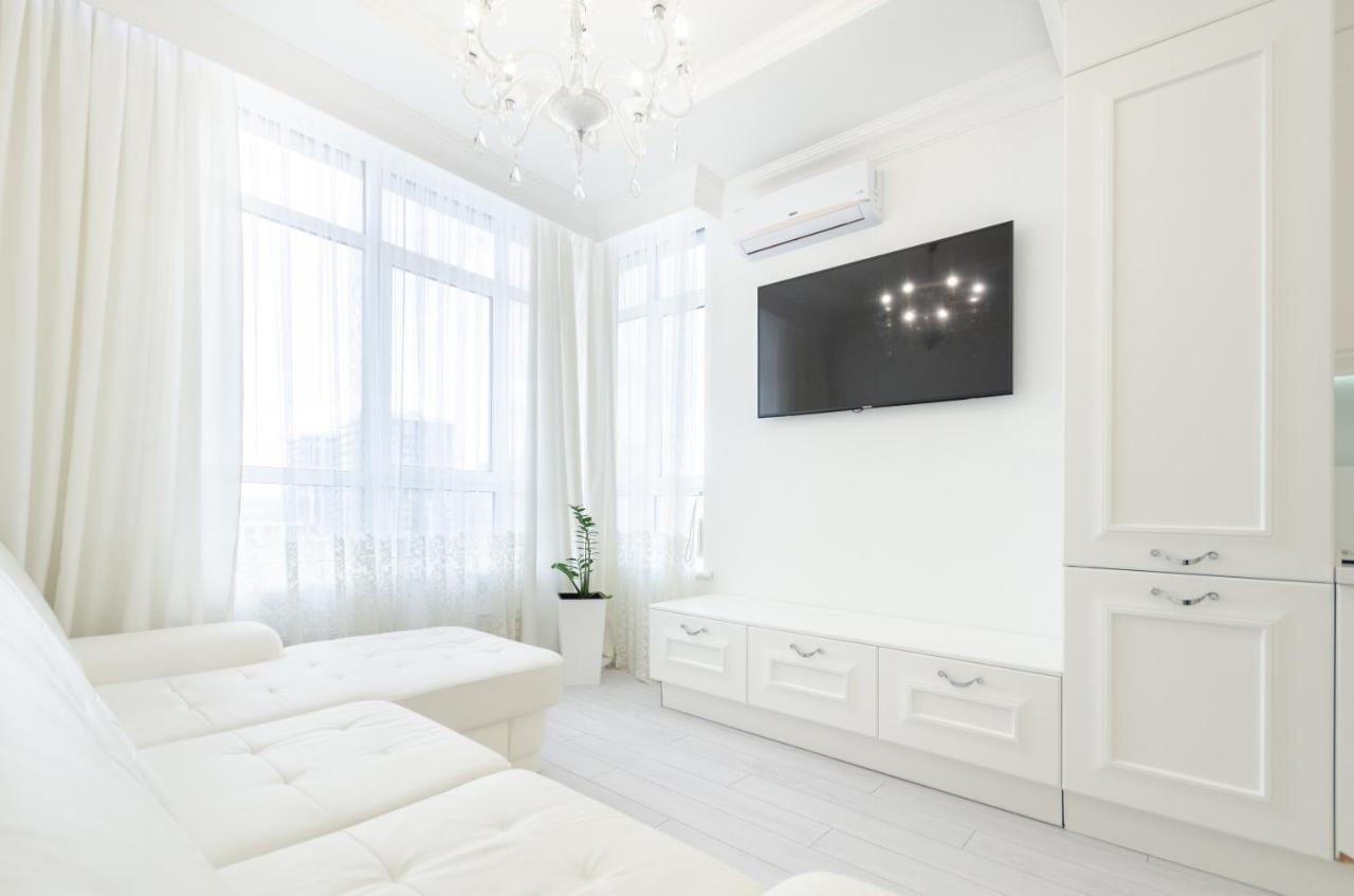 Petrovdom Apartments 10-353 In Rc Central Park, 7 John Mccain Street Kyiv Exterior photo