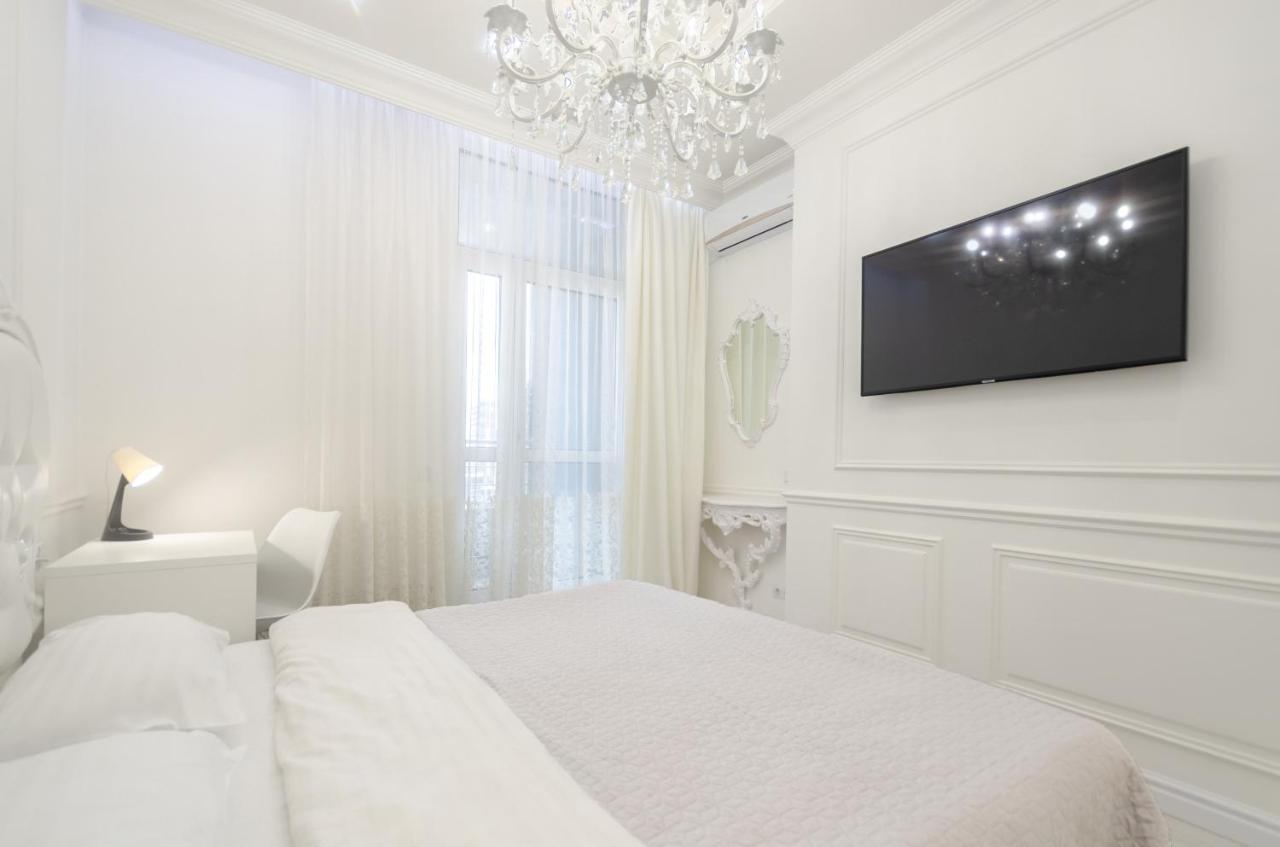 Petrovdom Apartments 10-353 In Rc Central Park, 7 John Mccain Street Kyiv Exterior photo