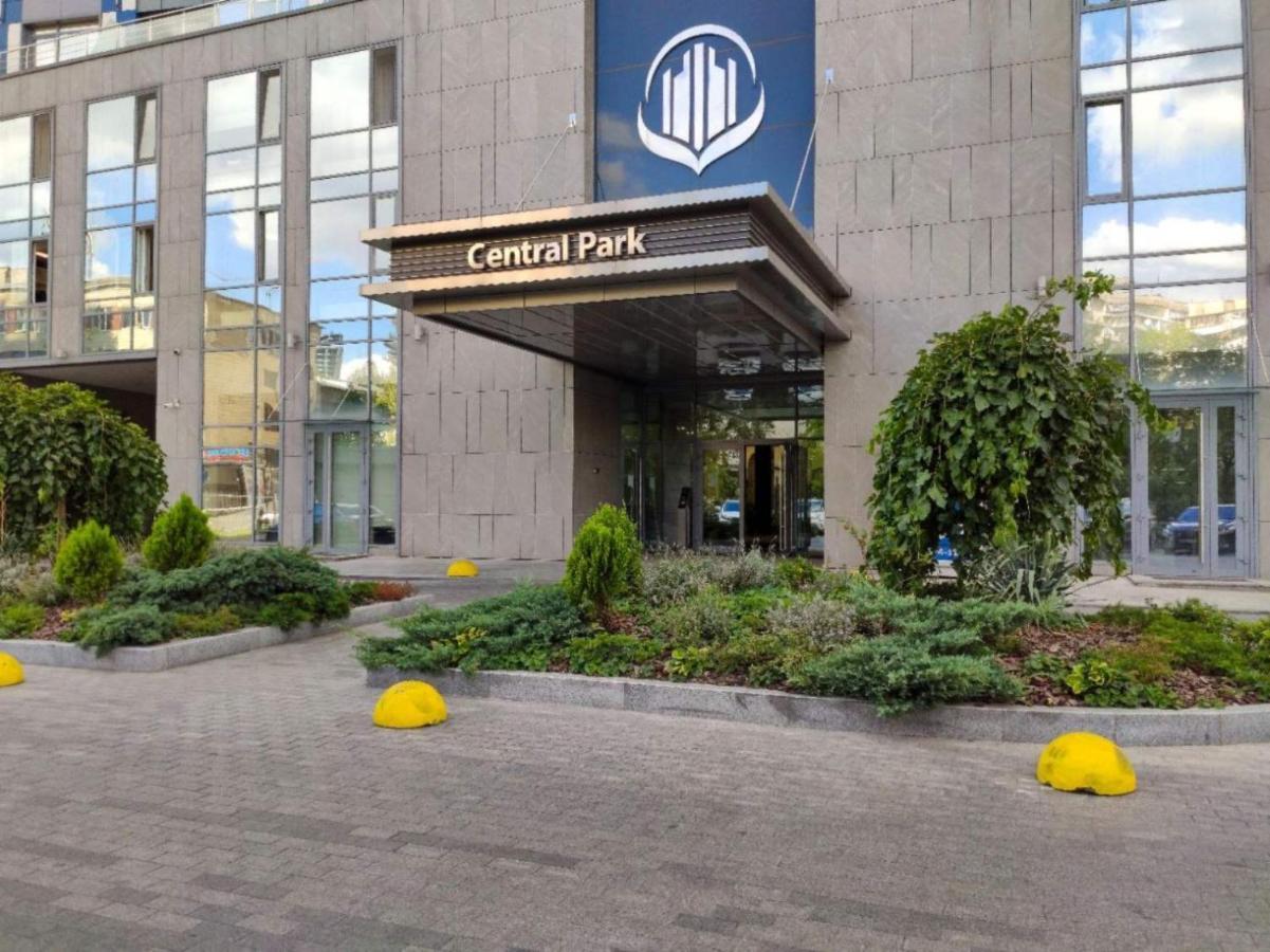 Petrovdom Apartments 10-353 In Rc Central Park, 7 John Mccain Street Kyiv Exterior photo